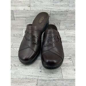 Clarks Bendables Leather Clogs Comfort Mules Cutout Detail Brown